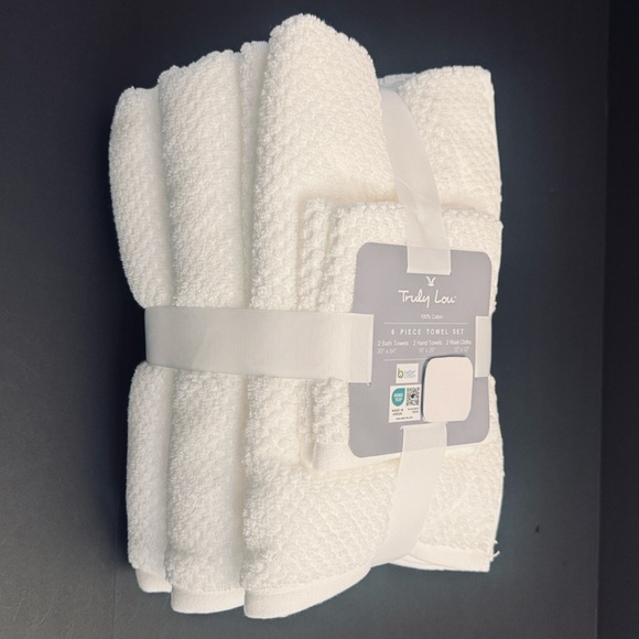 Truly Lou Other - 6pc TRULY LOU 100% Cotton Bath Towel Set - White